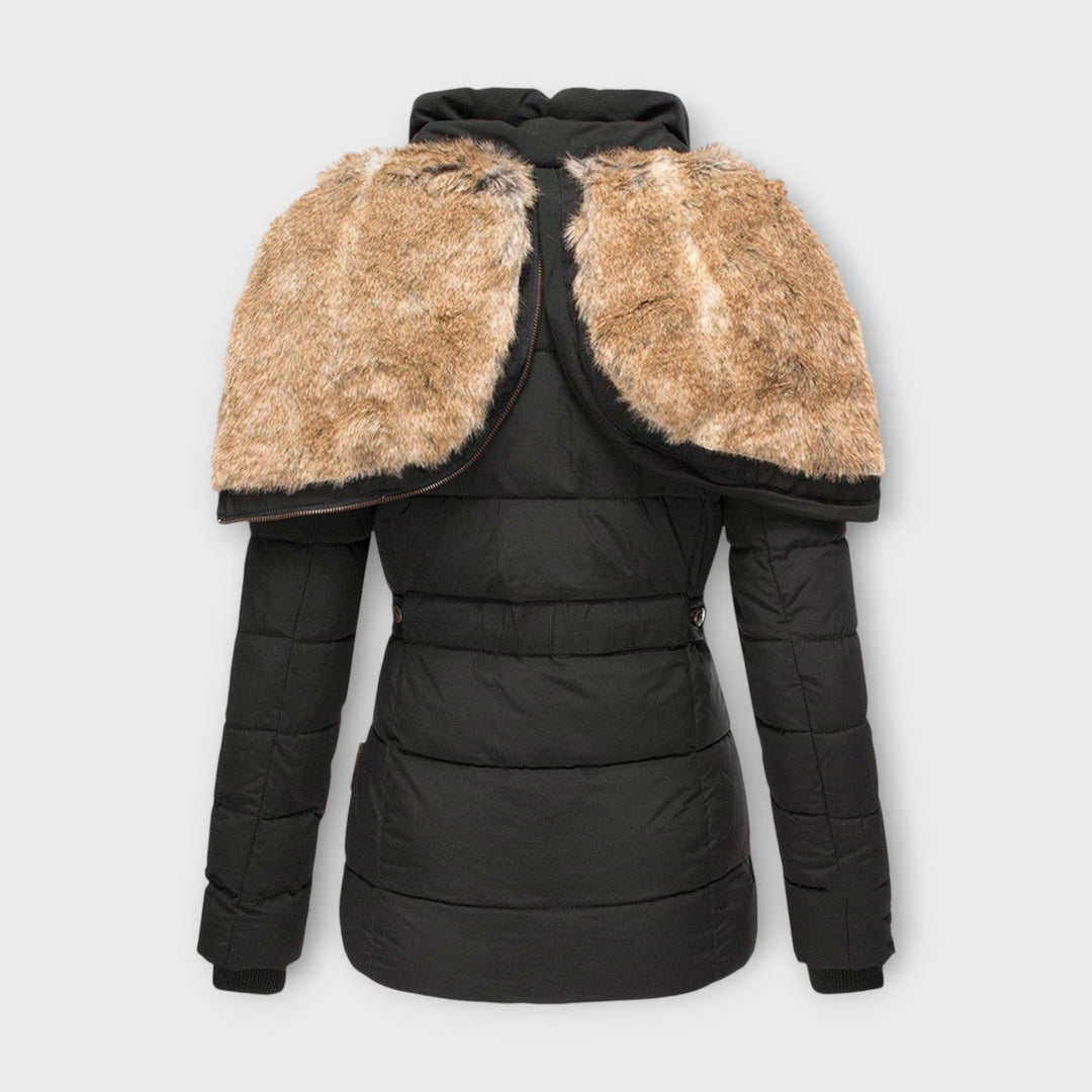 Emine – Vinterklar Elegance med Kunstpelsforing